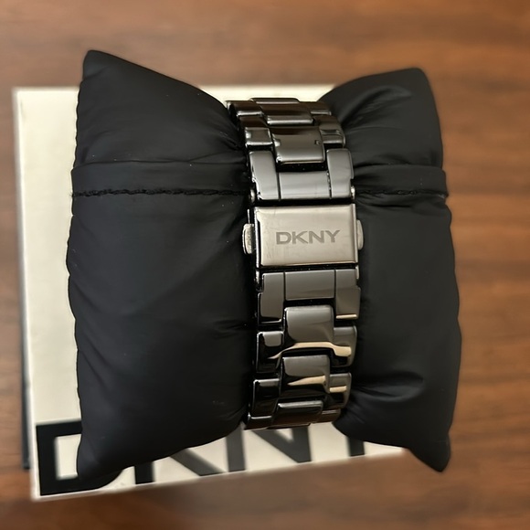 DKNY Women’s Watch - Picture 3 of 6